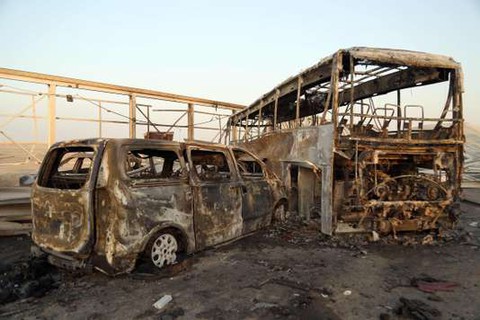 Khủng bố IS đóng giả quân nhân gây thương vong gần 200 người ở Iraq - Ảnh 1. Khủng bố IS đóng giả quân nhân gây thương vong gần 200 người ở Iraq - Ảnh 1.