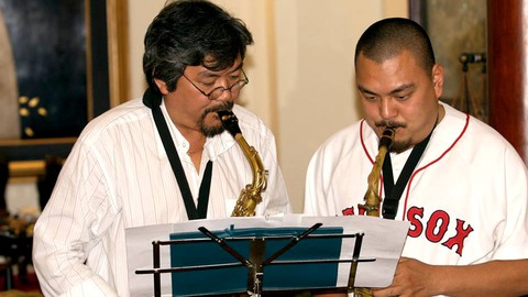 20 năm jazz, 50 năm nhạc và đêm chuyển giao thế hệ - Ảnh 6. 20 năm jazz, 50 năm nhạc và đêm chuyển giao thế hệ - Ảnh 6.
