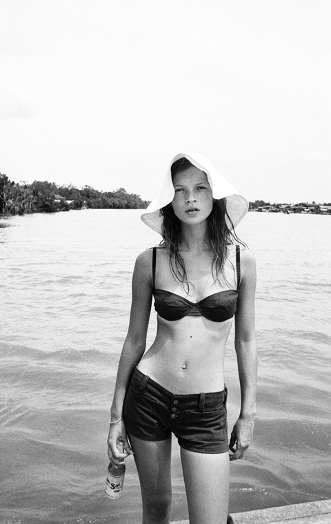 Siêu ốm như Kate Moss vẫn lên bìa British Vogue 34 lần - Ảnh 4. Siêu ốm như Kate Moss vẫn lên bìa British Vogue 34 lần - Ảnh 4.