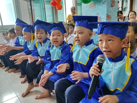 Khai giảng lớp Ước mơ của Thúy dù đã vắng bớt học trò - Ảnh 1. Khai giảng lớp Ước mơ của Thúy dù đã vắng bớt học trò - Ảnh 1.