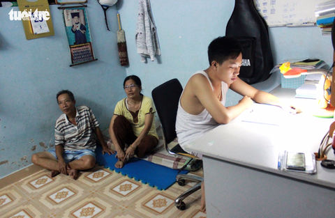 Hai khát vọng vượt khó trong con hẻm nhỏ - Ảnh 2. Hai khát vọng vượt khó trong con hẻm nhỏ - Ảnh 2.