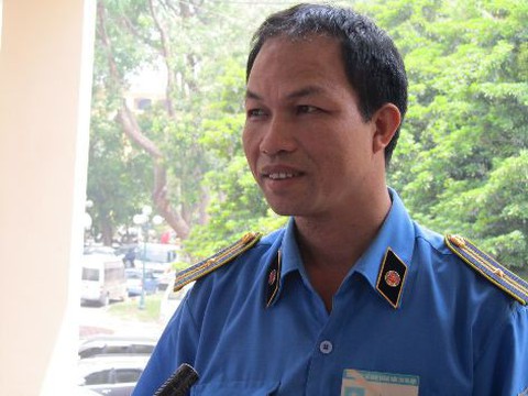 Thanh tra giao thông tố Chánh thanh tra bảo kê xe quá tải - Ảnh 1. Thanh tra giao thông tố Chánh thanh tra bảo kê xe quá tải - Ảnh 1.