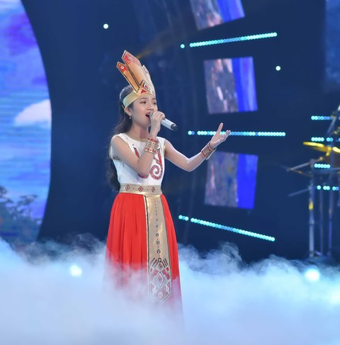 Mai Anh, Thùy Dung dẫn đầu đêm bán kết Ai sẽ thành sao nhí - Ảnh 5. Mai Anh, Thùy Dung dẫn đầu đêm bán kết Ai sẽ thành sao nhí - Ảnh 5.