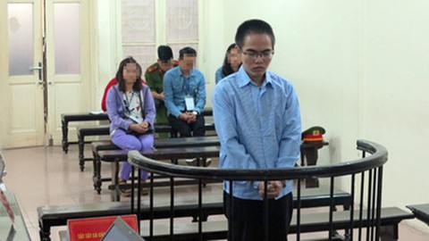 Kẻ xâm hại 6 bé gái tại trường tiểu học Hà Nội lãnh 4 năm tù - Ảnh 1. Kẻ xâm hại 6 bé gái tại trường tiểu học Hà Nội lãnh 4 năm tù - Ảnh 1.