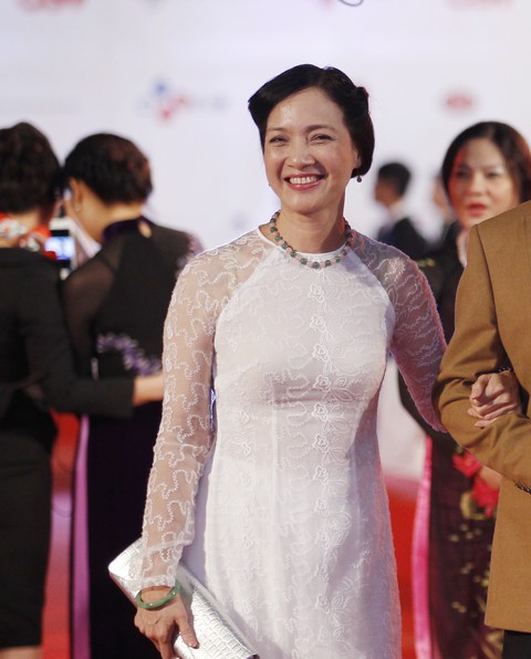 NSND Lê Khanh: Xuống đáy là cơ hội để bắt đầu... - Ảnh 7. NSND Lê Khanh: Xuống đáy là cơ hội để bắt đầu... - Ảnh 7.