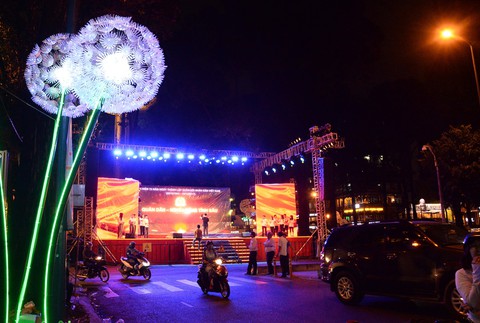 TP.HCM tổ chức hàng loạt hoạt động đón năm mới 2018 - Ảnh 3. TP.HCM tổ chức hàng loạt hoạt động đón năm mới 2018 - Ảnh 3.