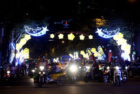 TP.HCM tổ chức hàng loạt hoạt động đón năm mới 2018 - Ảnh 2. TP.HCM tổ chức hàng loạt hoạt động đón năm mới 2018 - Ảnh 2.