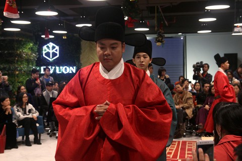 Dệt nên triều đại - khôi phục văn hóa cung đình đã phôi phai - Ảnh 13. Dệt nên triều đại - khôi phục văn hóa cung đình đã phôi phai - Ảnh 13.