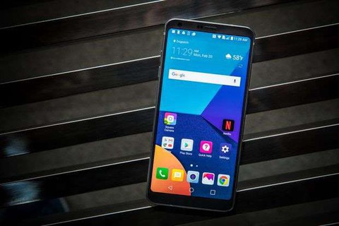 Điểm mặt 9 ‘anh tài smartphone kháng nước - Ảnh 8. Điểm mặt 9 ‘anh tài smartphone kháng nước - Ảnh 8.