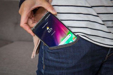 Điểm mặt 9 ‘anh tài smartphone kháng nước - Ảnh 4. Điểm mặt 9 ‘anh tài smartphone kháng nước - Ảnh 4.