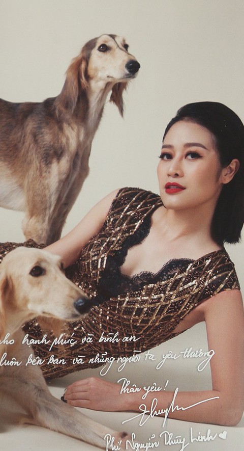 Hoài Anh, Đan Lê, Vân Hugo... chụp ảnh với chó để làm từ thiện - Ảnh 15. Hoài Anh, Đan Lê, Vân Hugo... chụp ảnh với chó để làm từ thiện - Ảnh 15.