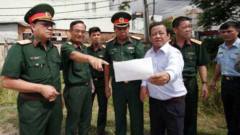 Tiếp tục tìm hài cốt liệt sĩ ở sân bay Tân Sơn Nhất - Ảnh 1. Tiếp tục tìm hài cốt liệt sĩ ở sân bay Tân Sơn Nhất - Ảnh 1.