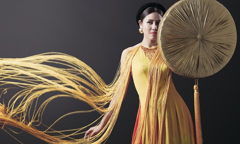 Hoa hậu thì bàn chân cũng thấm đau vì những mũi gai - Ảnh 9. Hoa hậu thì bàn chân cũng thấm đau vì những mũi gai - Ảnh 9.