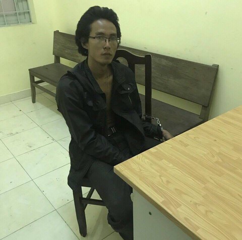 Khởi tố người chặt hàng loạt kính chiếu hậu xe ôtô - Ảnh 1. Khởi tố người chặt hàng loạt kính chiếu hậu xe ôtô - Ảnh 1.
