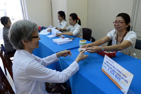 BHXH VN đề nghị lộ trình điều chỉnh lương hưu cho lao động nữ - Ảnh 1. BHXH VN đề nghị lộ trình điều chỉnh lương hưu cho lao động nữ - Ảnh 1.