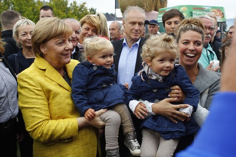 Bà Merkel chưa có đối thủ xứng tầm - Ảnh 3. Bà Merkel chưa có đối thủ xứng tầm - Ảnh 3.
