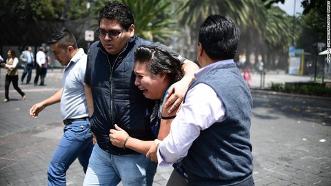 Động đất lớn ở Mexico, hơn 110 người chết - Ảnh 5. Động đất lớn ở Mexico, hơn 110 người chết - Ảnh 5.