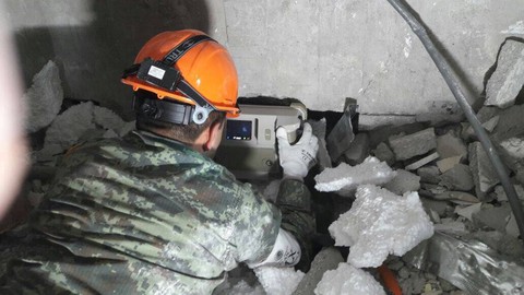 Số người chết lên đến 225, Mexico chạy đua cứu hộ - Ảnh 4. Số người chết lên đến 225, Mexico chạy đua cứu hộ - Ảnh 4.