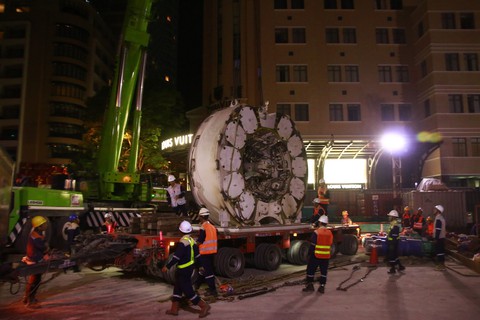 Di chuyển robot TBM để khoan hầm metro phía tây - Ảnh 1. Di chuyển robot TBM để khoan hầm metro phía tây - Ảnh 1.
