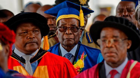 Ông Mugabe xuất hiện sau tin đồn đảo chính - Ảnh 1. Ông Mugabe xuất hiện sau tin đồn đảo chính - Ảnh 1.