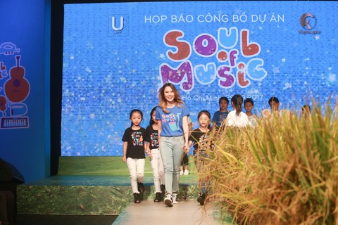 Mỹ Tâm mong có 12 tỷ để hỗ trợ trẻ thiệt thòi học nhạc - Ảnh 3. Mỹ Tâm mong có 12 tỷ để hỗ trợ trẻ thiệt thòi học nhạc - Ảnh 3.