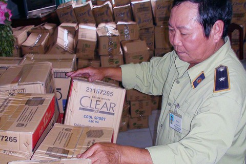 280.000 gói dầu gội đầu, sữa tắm Trung Quốc giả nhãn hiệu - Ảnh 1. 280.000 gói dầu gội đầu, sữa tắm Trung Quốc giả nhãn hiệu - Ảnh 1.