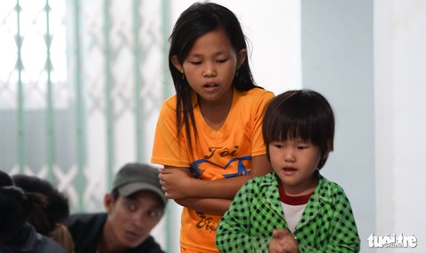 2.000 trẻ đất mũi Cà Mau trú bão trong đêm lạnh - Ảnh 6. 2.000 trẻ đất mũi Cà Mau trú bão trong đêm lạnh - Ảnh 6.