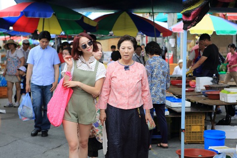 Thêm một phim truyền hình về mẹ chồng nàng dâu lên sóng - Ảnh 3. Thêm một phim truyền hình về mẹ chồng nàng dâu lên sóng - Ảnh 3.