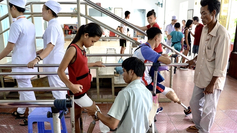 Khai giảng lớp Ước mơ của Thúy dù đã vắng bớt học trò - Ảnh 7. Khai giảng lớp Ước mơ của Thúy dù đã vắng bớt học trò - Ảnh 7.