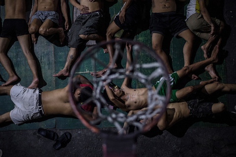 Nhà tù Philippines địa ngục trần gian - Ảnh 7. Nhà tù Philippines địa ngục trần gian - Ảnh 7.