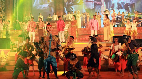 Tưng bừng ngày hội văn hóa Khmer Nam bộ - Ảnh 2. Tưng bừng ngày hội văn hóa Khmer Nam bộ - Ảnh 2.