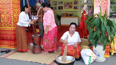 Tưng bừng ngày hội văn hóa Khmer Nam bộ - Ảnh 10. Tưng bừng ngày hội văn hóa Khmer Nam bộ - Ảnh 10.