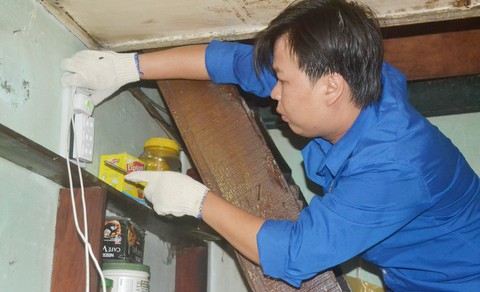 Cháu tôi thành công nhờ theo nghề sửa điện của cha - Ảnh 1. Cháu tôi thành công nhờ theo nghề sửa điện của cha - Ảnh 1.