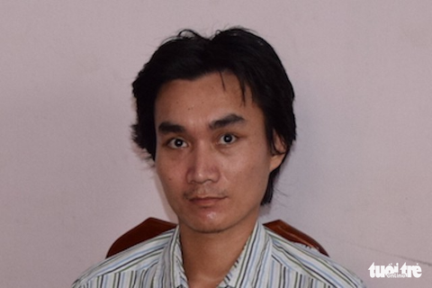 Tạm giam nghi can bỏ thuốc độc cyanua vào rượu sát hại cha - Ảnh 1. Tạm giam nghi can bỏ thuốc độc cyanua vào rượu sát hại cha - Ảnh 1.