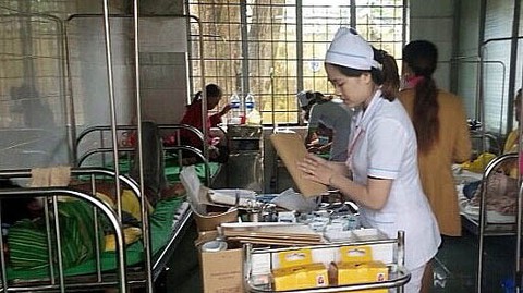 Sau đám cưới, 24 người nhập viện do ngộ độc thực phẩm - Ảnh 1. Sau đám cưới, 24 người nhập viện do ngộ độc thực phẩm - Ảnh 1.