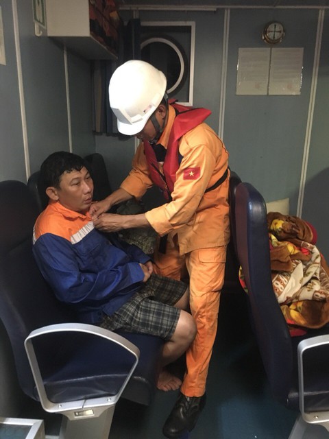 Chìm tàu cá ở Vũng Tàu, 4 ngư dân mất tích - Ảnh 3. Chìm tàu cá ở Vũng Tàu, 4 ngư dân mất tích - Ảnh 3.