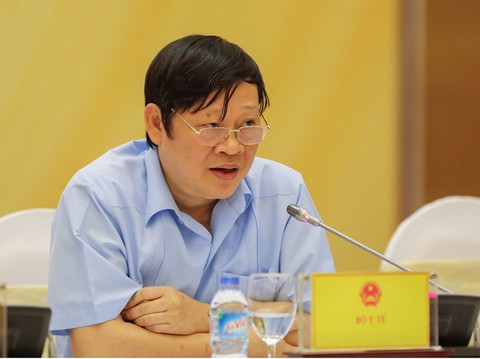 Bộ trưởng Tiến không nói gì về việc người nhà làm ở VN Pharma - Ảnh 2. Bộ trưởng Tiến không nói gì về việc người nhà làm ở VN Pharma - Ảnh 2.