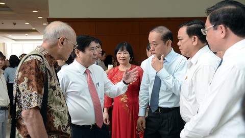 Giáo viên an tâm với nghề, giáo dục mới phát triển bền vững - Ảnh 5. Giáo viên an tâm với nghề, giáo dục mới phát triển bền vững - Ảnh 5.