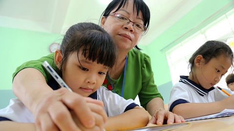 Bộ nói gì về không dạy nội dung ngoài sách giáo khoa? - Ảnh 1. Bộ nói gì về không dạy nội dung ngoài sách giáo khoa? - Ảnh 1.
