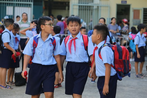 Nhớ ngày đầu tiên đi học... - Ảnh 1. Nhớ ngày đầu tiên đi học... - Ảnh 1.
