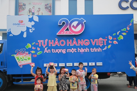 Co.opmart và Co.opXtra tặng dầu ăn và chảo chống dính cho khách - Ảnh 3. Co.opmart và Co.opXtra tặng dầu ăn và chảo chống dính cho khách - Ảnh 3.