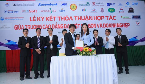 Sinh viên thất nghiệp, gọi ngay cho hiệu trưởng - Ảnh 2. Sinh viên thất nghiệp, gọi ngay cho hiệu trưởng - Ảnh 2.