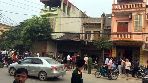 Nổ lớn trước cửa nhà, một người tử vong - Ảnh 1. Nổ lớn trước cửa nhà, một người tử vong - Ảnh 1.