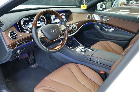 Bàn giao 25 xe Mercedes S-Class cho đội lễ tân nhà nước - Ảnh 3. Bàn giao 25 xe Mercedes S-Class cho đội lễ tân nhà nước - Ảnh 3.