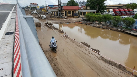 Hải Phòng chỉ đạo khắc phục việc lún nứt cầu vì thời tiết xấu - Ảnh 2. Hải Phòng chỉ đạo khắc phục việc lún nứt cầu vì thời tiết xấu - Ảnh 2.