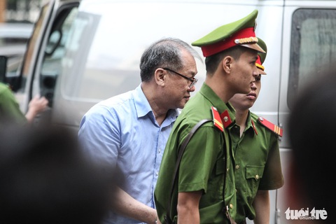 Tuyên tử hình Nguyễn Xuân Sơn, tù chung thân Hà Văn Thắm - Ảnh 5. Tuyên tử hình Nguyễn Xuân Sơn, tù chung thân Hà Văn Thắm - Ảnh 5.