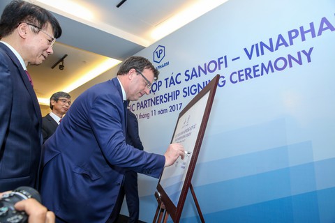 Sanofi hợp tác cùng Vinapharm sản xuất thuốc tiêu chuẩn cao - Ảnh 2. Sanofi hợp tác cùng Vinapharm sản xuất thuốc tiêu chuẩn cao - Ảnh 2.