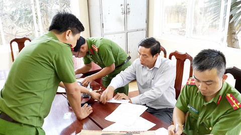 Bắt giám đốc doanh nghiệp bị thu hồi dự án vẫn ký hợp đồng xây dựng - Ảnh 1. Bắt giám đốc doanh nghiệp bị thu hồi dự án vẫn ký hợp đồng xây dựng - Ảnh 1.