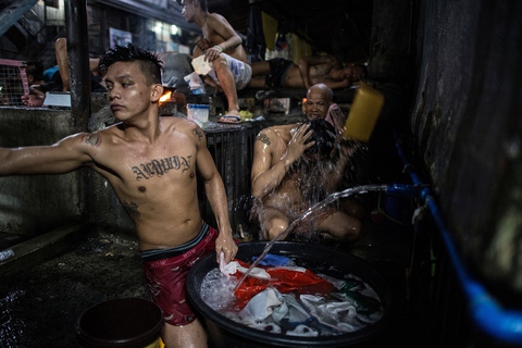 Nhà tù Philippines địa ngục trần gian - Ảnh 4. Nhà tù Philippines địa ngục trần gian - Ảnh 4.