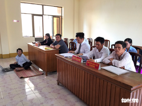Người em tật nguyền mòn mỏi chờ xét xử, thẩm phán bận... đi học - Ảnh 3. Người em tật nguyền mòn mỏi chờ xét xử, thẩm phán bận... đi học - Ảnh 3.